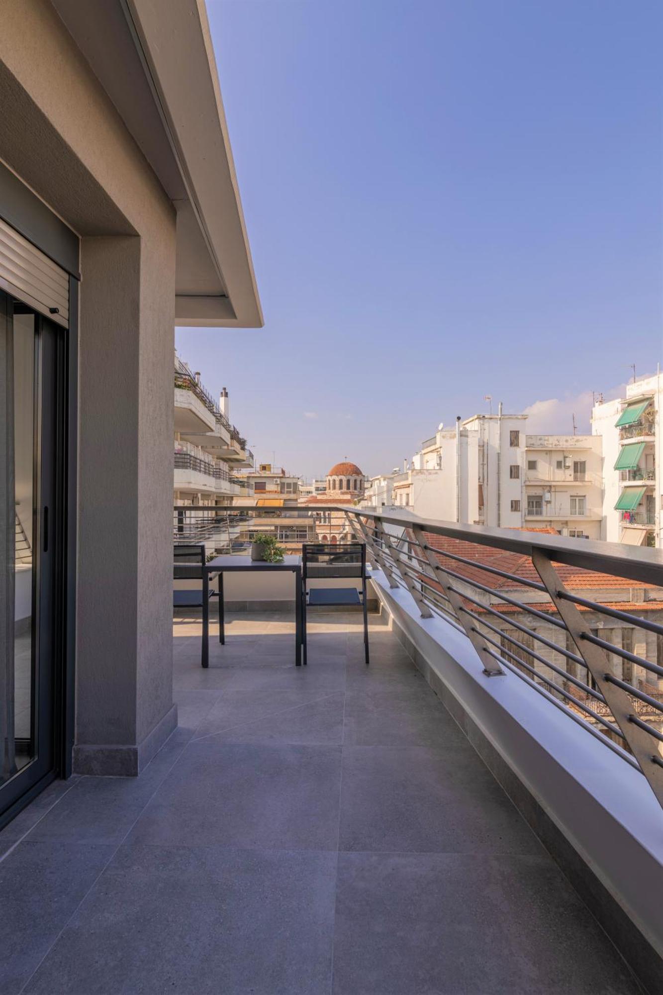 Aeson Premium Living Aparthotel Volos Exterior photo