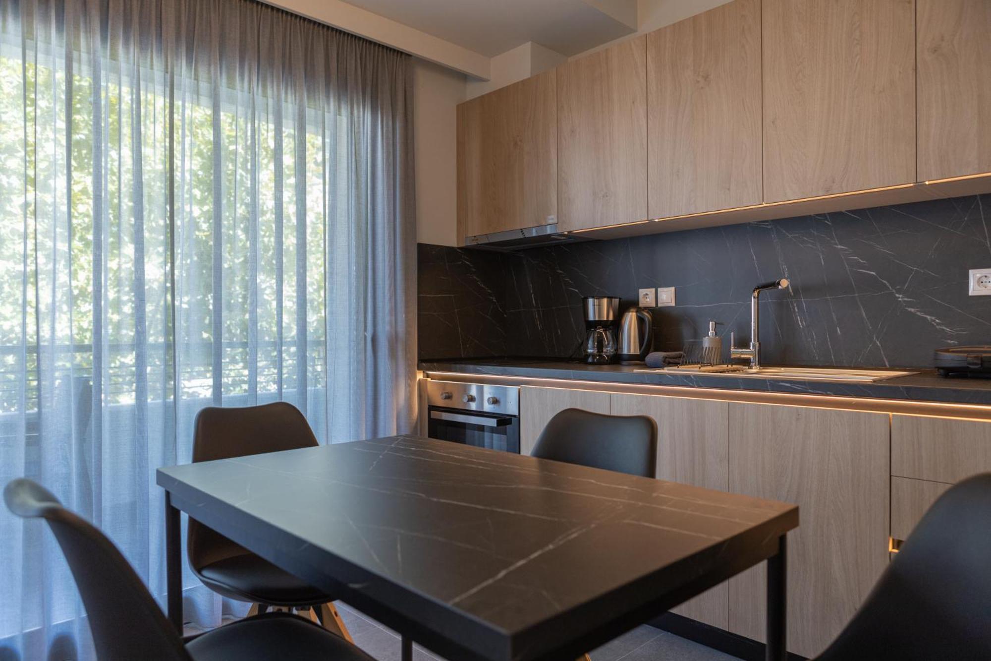 Aeson Premium Living Aparthotel Volos Exterior photo